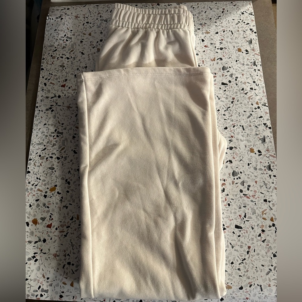 NWT Medium Sweatpants